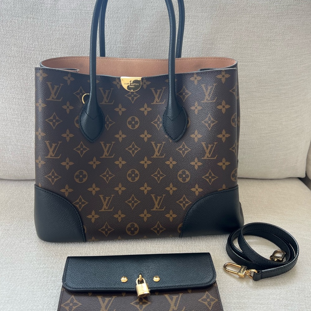 Louie Vuitton Kensington Monogram Bag & Wallet